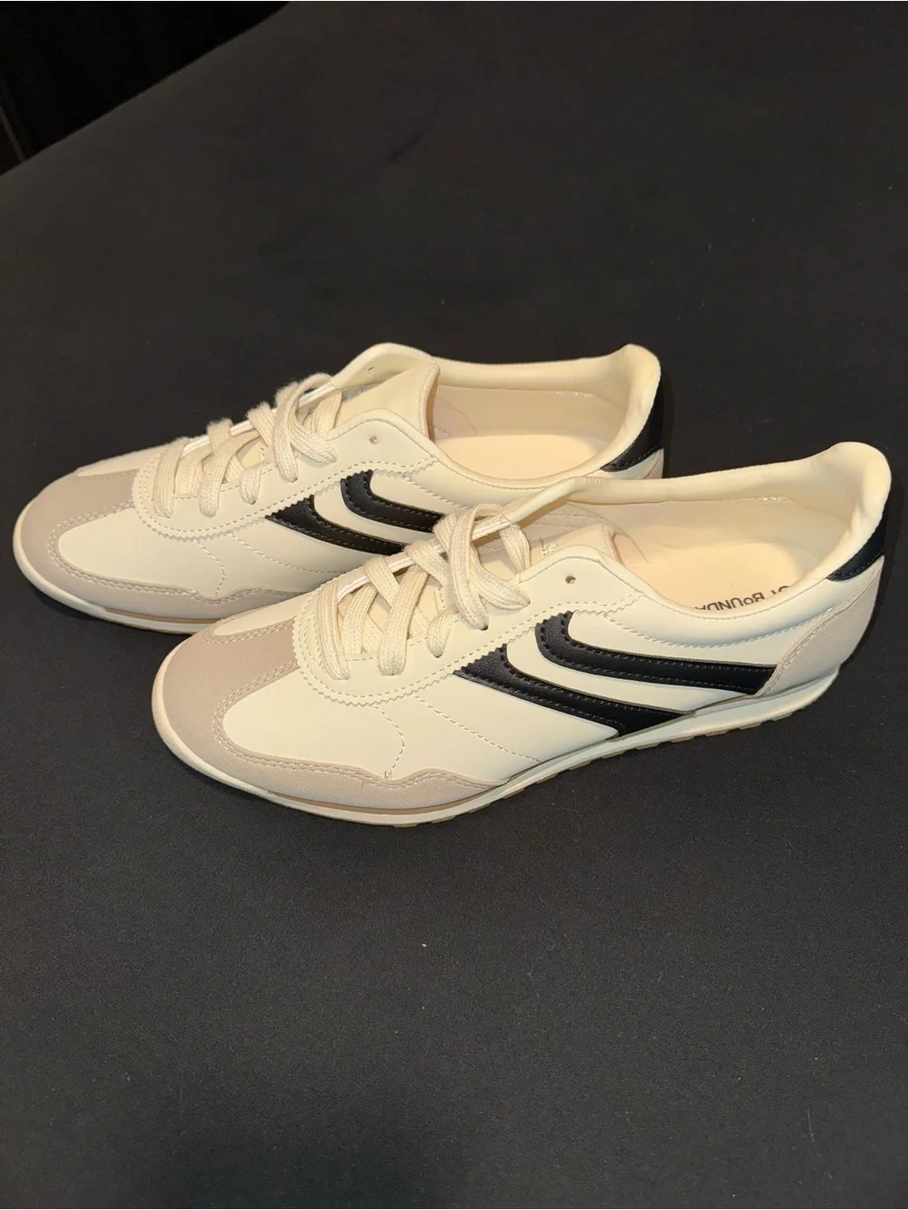 No Boundaries Cream and Black Retro-Style Women's Sneakers
